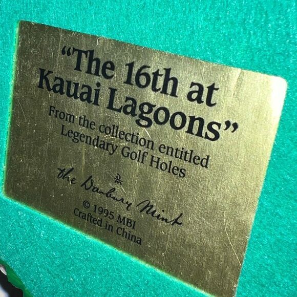 The Danbury‎ Mint 1995 Legendary Golf Holes The 16th at Kauai Lagoons - Picture 4 of 5